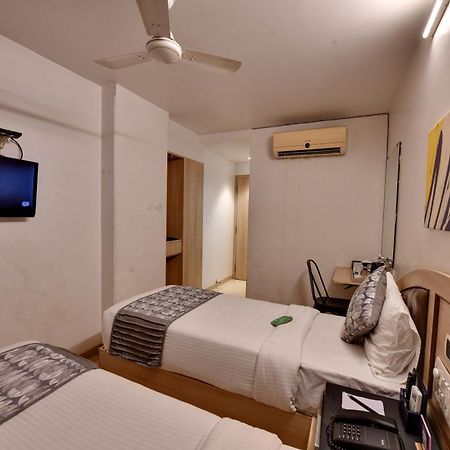 ไอสเตย์ โฮเต็ล แอนเดอรี เอ็มไอดีซี Hotel มุมไบ ภายนอก รูปภาพ