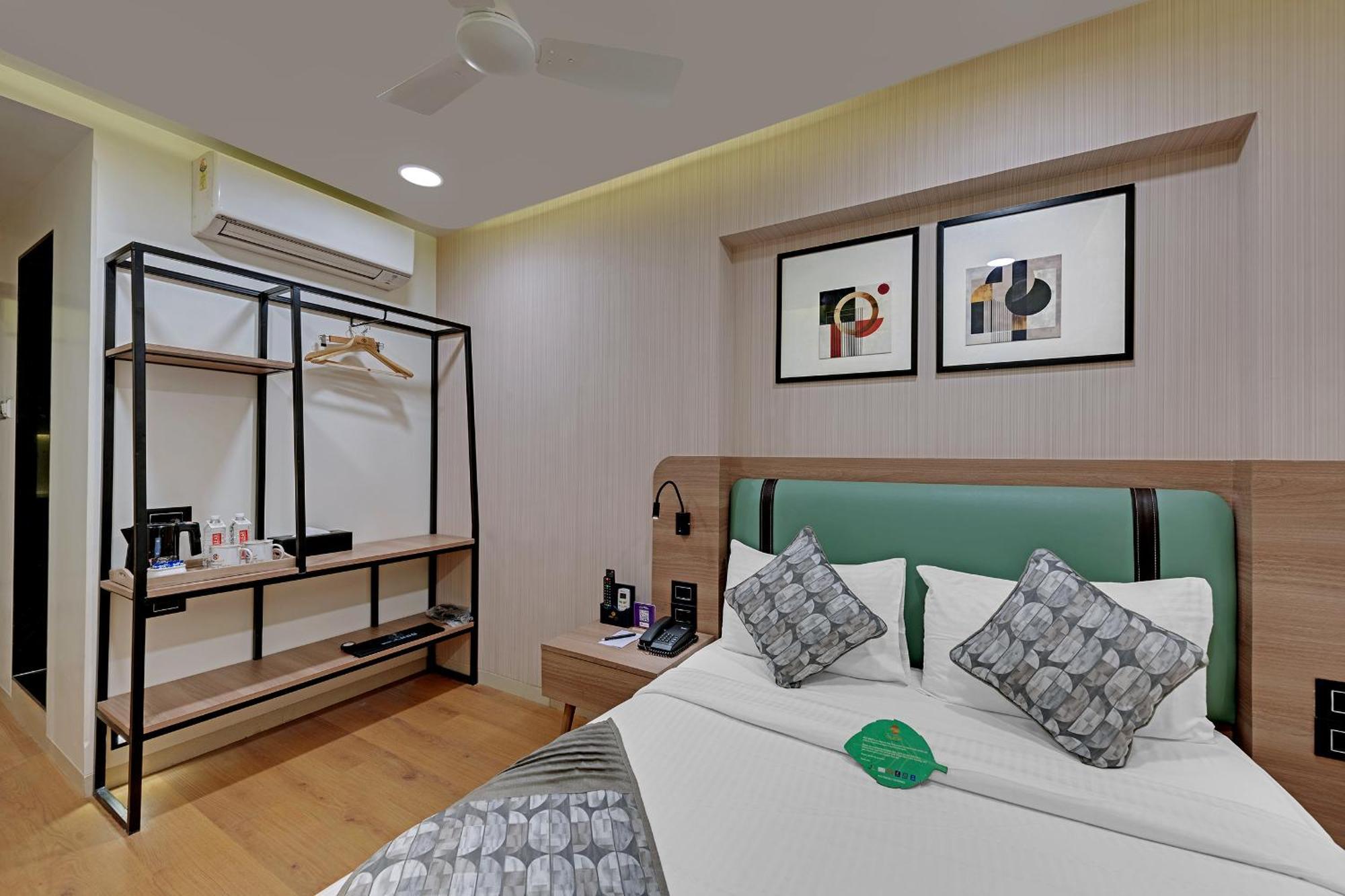 ไอสเตย์ โฮเต็ล แอนเดอรี เอ็มไอดีซี Hotel มุมไบ ภายนอก รูปภาพ