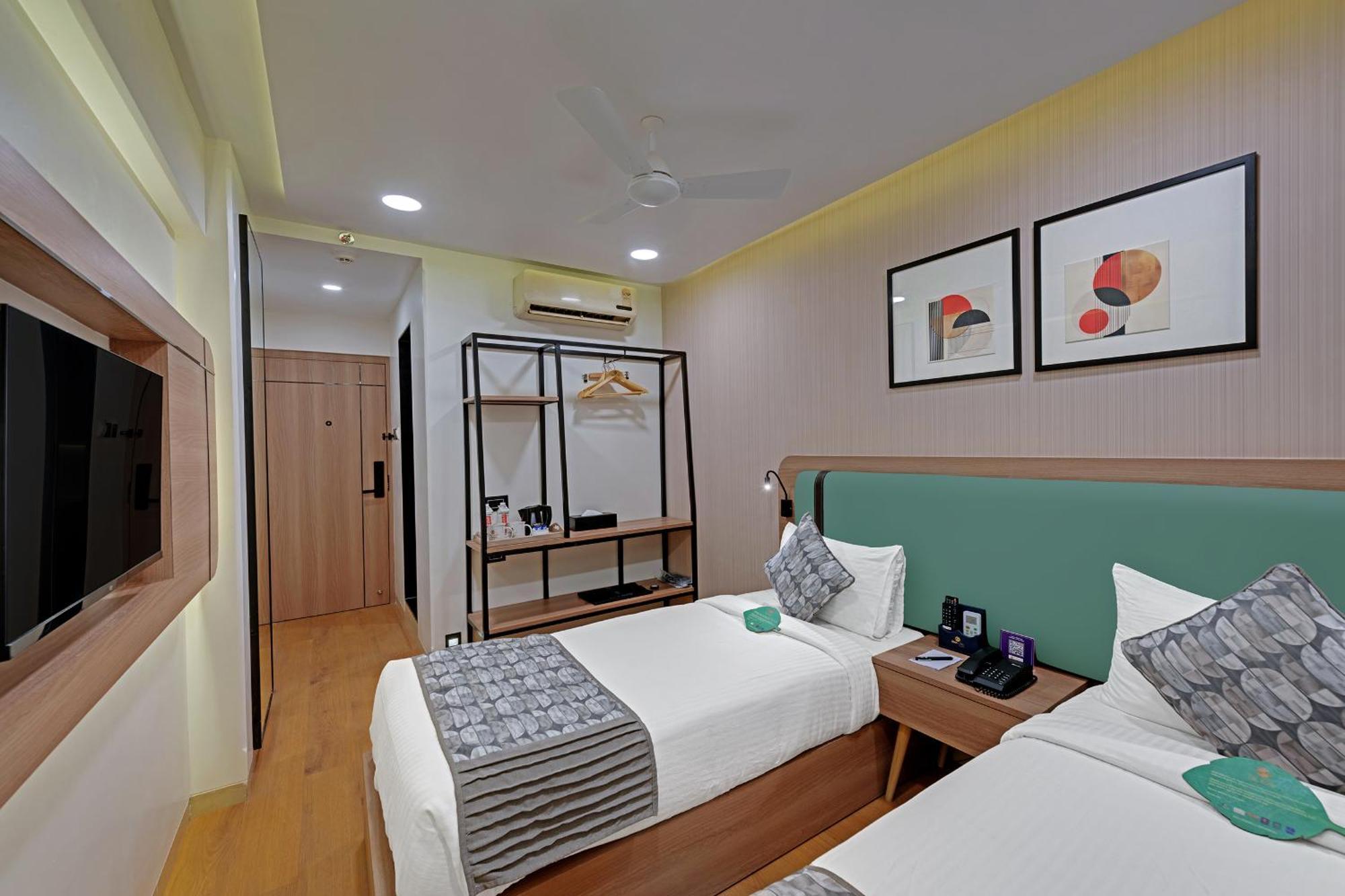 ไอสเตย์ โฮเต็ล แอนเดอรี เอ็มไอดีซี Hotel มุมไบ ภายนอก รูปภาพ