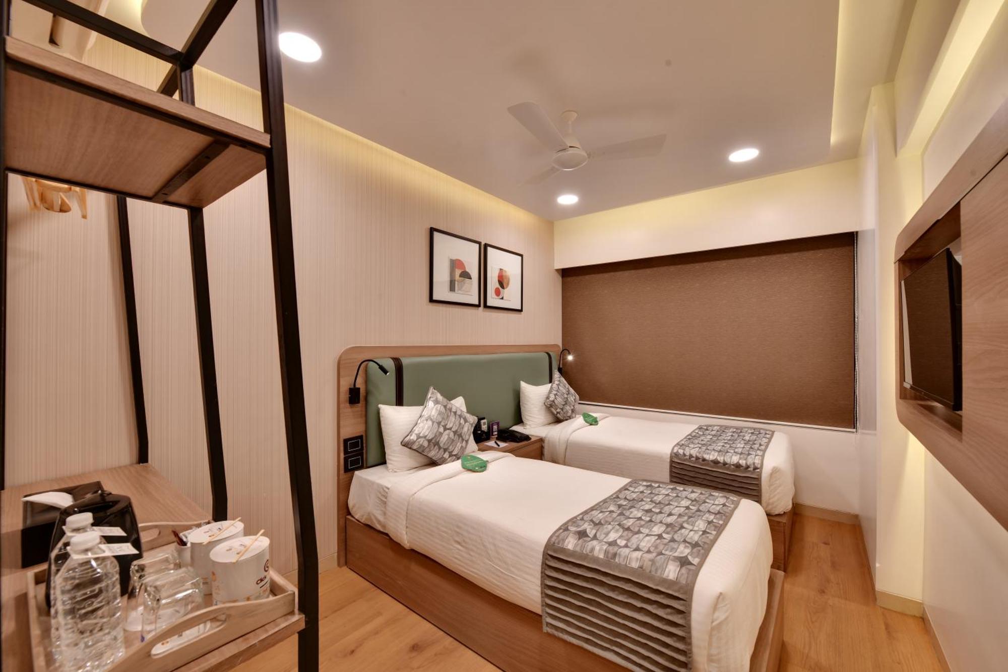 ไอสเตย์ โฮเต็ล แอนเดอรี เอ็มไอดีซี Hotel มุมไบ ภายนอก รูปภาพ